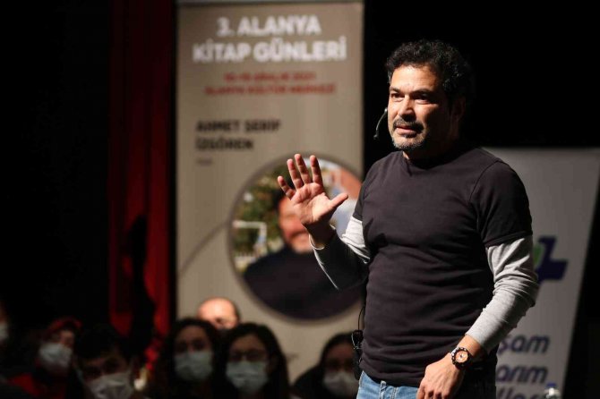 Yazar İ̇zgören: “Sanatı Ve Edebiyatı Hayatımıza Katmalıyız”