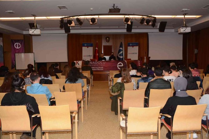 Anakari̇yer Öğrencilerle Bir Araya Geldi