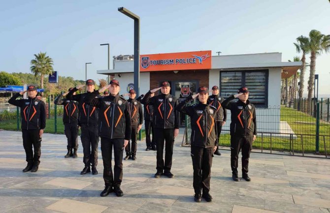 Antalya’da Turizm Polisi Göreve Başladı