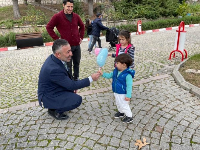 Başkan Yıldırım Çocuklara Pamuk Şeker Dağıttı