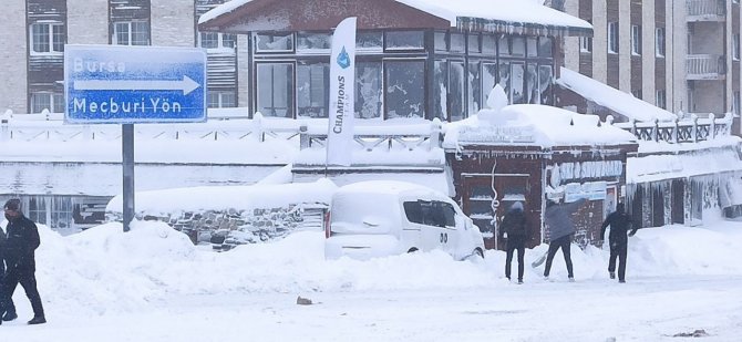 Uludağ’da Yarım Metre Kar Sevinci...bu Yıl Rus Ve Ukraynalı Turist Yağacak