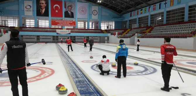 Curling Milli Takımı Erzurum’da Kampa Girdi