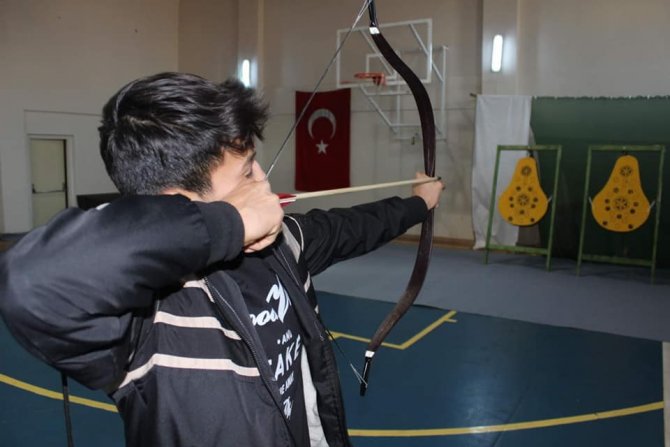 Geleneksel Türk Okçuluğuna Gençlerden Yoğun İlgi