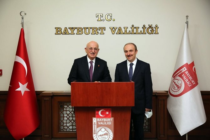 Eski Tbmm Başkanı İ̇smail Kahraman Bayburt Valiliğini Ziyaret Etti