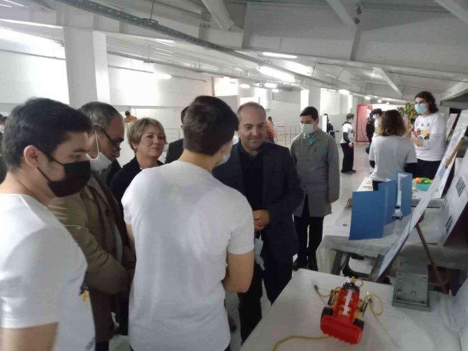 Aliağa’da Tübi̇tak Destekli Bilim Şenliği