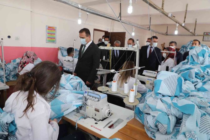 Vali Akbıyık: “Eğitimde Büyük Mesafe Kat Ettik”