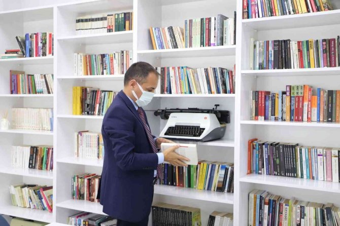 Isparta’da 40 Günde 100 Okula Kütüphane Yapıldı