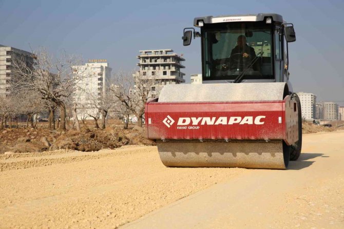 Karaköprüde Yol Çalışmaları Devam Ediyor
