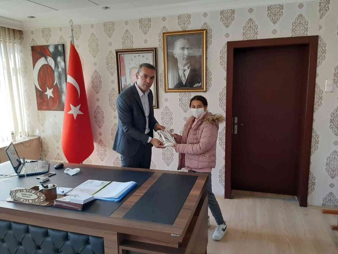 Kaymakam Çiçek, Yarışmalarda Dereceye Giren Öğrencileri Ödüllendirdi