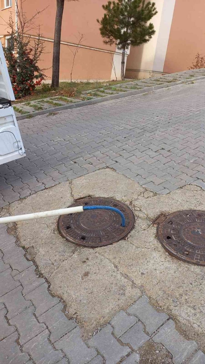 Yahşihan’da Zararlı Haşerelerle Mücadele Sürüyor