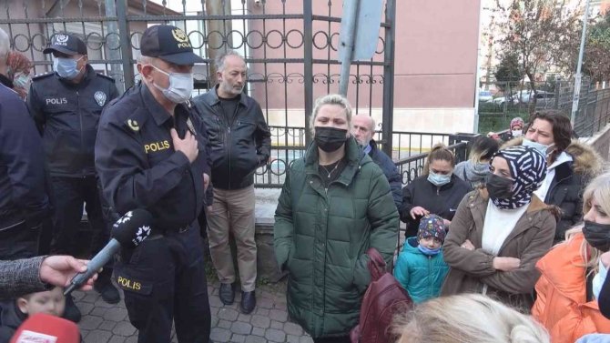 İ̇lkokulda Öğrencilere ‘Taciz’ İddiası: Öğretmen Açığa Alındı