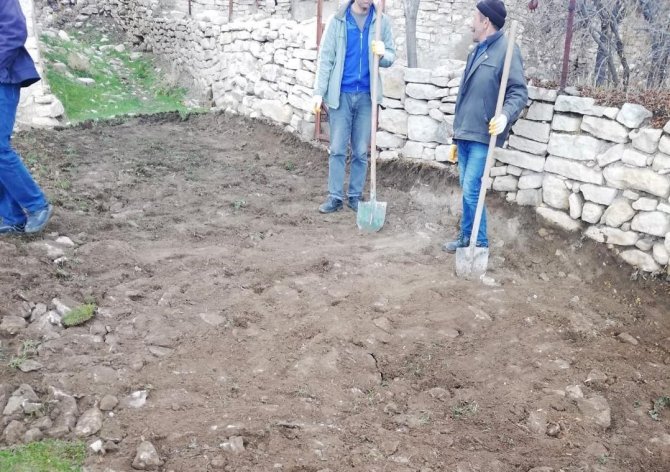 Arapgir’de Kilit Taş Çalışmaları Sürüyor
