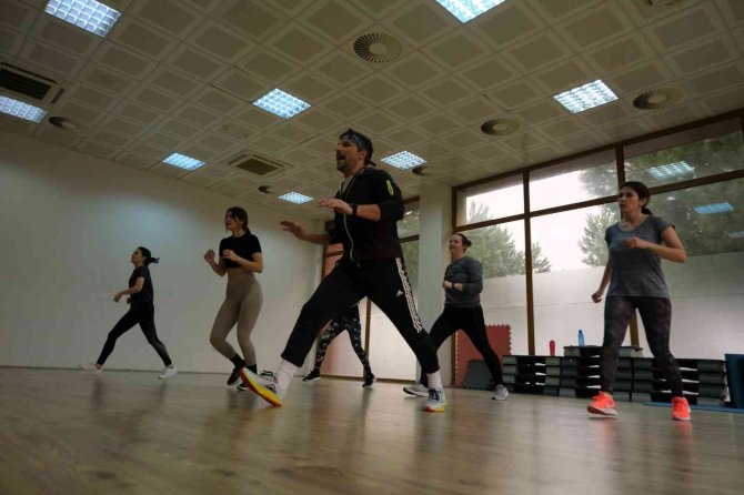 Manisa Cbü Sağlık İ̇çin Spor Merkezi İlgi Görüyor