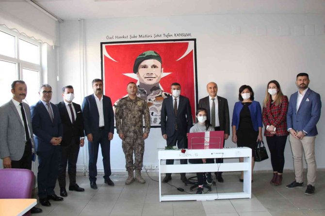 Mardin’de Okullarda Açılan Kütüphanelere Şehitlerin İsimleri Verildi