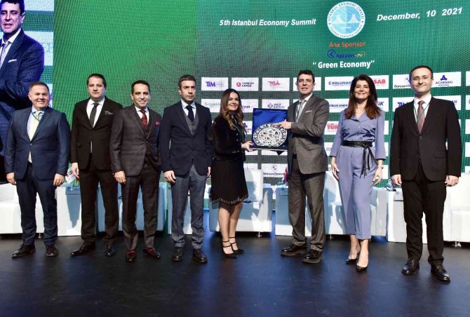 Tüi̇osb’ye Türkiye’nin İlk İhracat Odaklı Dijital Ve Yeşil Osb Ödülü