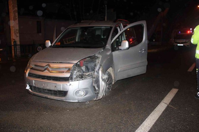 Ünye’de Sağanak Yağış Kazaları Da Beraberinde Getirdi: 2 Kişi Yaralı