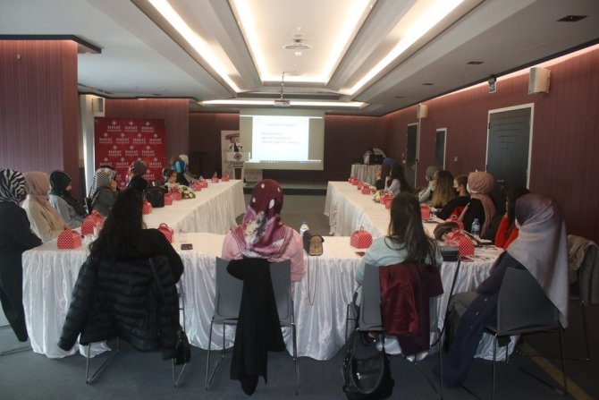 Hayat Hastanesi Gebe Okulu Anne Adaylarının Yanında