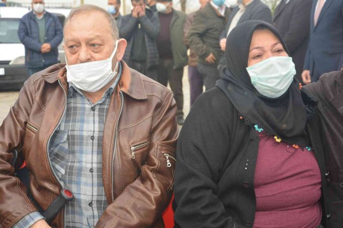 Kazada Eşi İle Birlikte Ölen Edanur Öğretmen İçin Görev Yaptığı Okul Önünde Tören