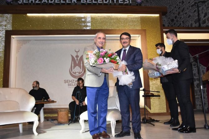 Şehzadeler’de Nurullah Genç Rüzgarı Esti