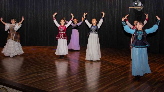 Selçuk Üniversitesinde “Kırgızistan Ve Cengiz Aytmatov” Programı Düzenlendi