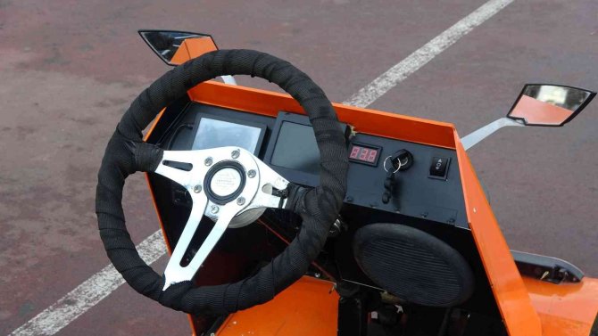 Hurda Malzemeleri Kullanarak Elektrikli Araç Yaptı: 2 Tl’ye 50 Kilometre Yol Gidiyor