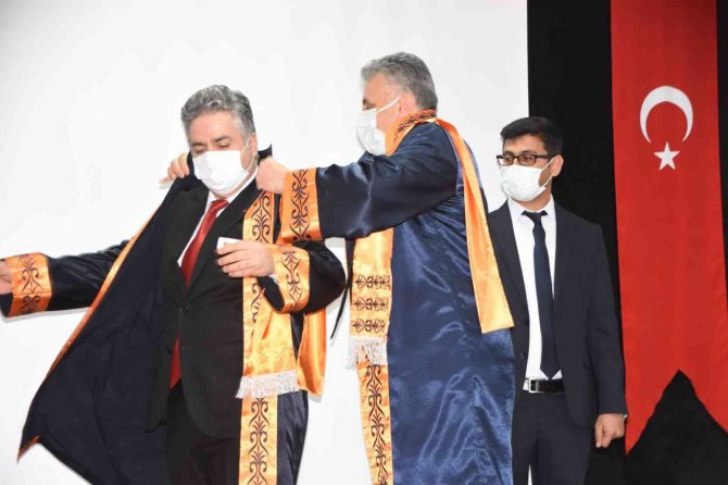 Sinop’ta Akademik Yükselme Ve Biniş Giydirme Töreni