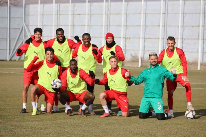 Sivasspor’da Kasımpaşa Maçı Hazırlıkları Sürüyor