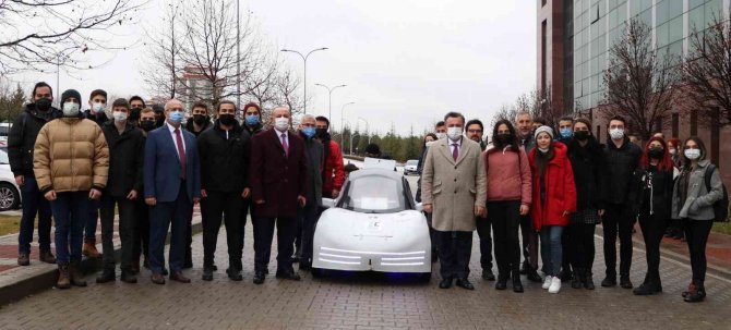 Teknofest Ödüllü Takımdan Rektör Prof. Dr. Kemal Şenocak’a Plaket