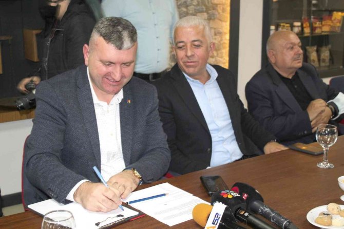 Ünye’nin İl Olması İçin İmza Kampanyası