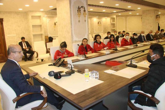 Yök Başkanı Özvar: “Türkiye, Çeyrek Milyon Uluslararası Öğrencimize Ev Sahipliği Yapıyor”