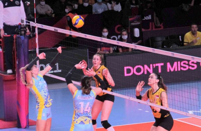 2021 Dünya Fıvb Kadınlar Dünya Kulüpler Şampiyonası: Vakıfbank: 3 - Altay Clup: 0