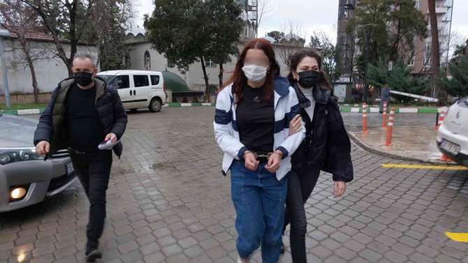 Araçlarında Ve Evlerinde Uyuşturucuyla Yakalandılar