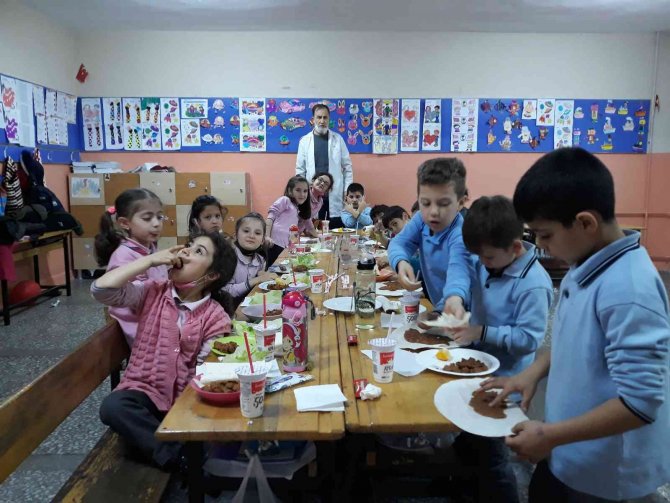 Yerli Malı Haftası’nda Çiğköfte Partisi Düzenlediler