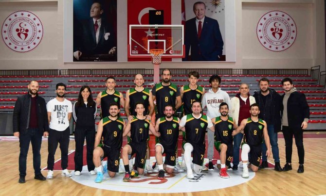 Altınova, Basketbolda Şampiyonluğa Oynuyor