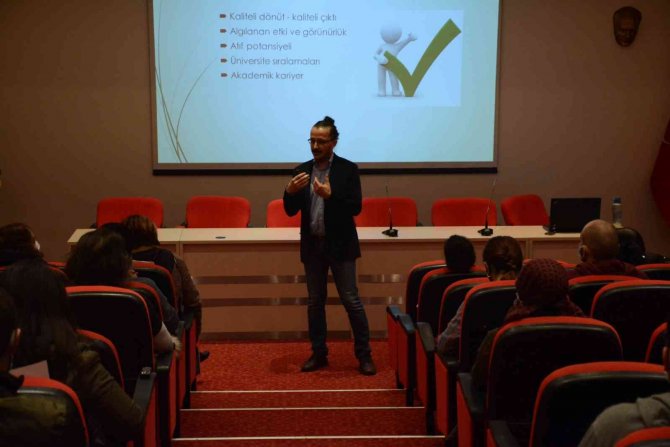 “Uluslararası Dergilere Makale Gönderme Süreci” Semineri Gerçekleştirildi