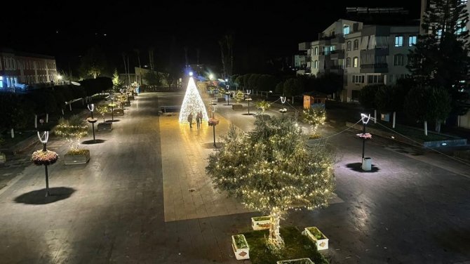 Demre Noel Baba Meydanı’nda Işıklandırma Çalışması