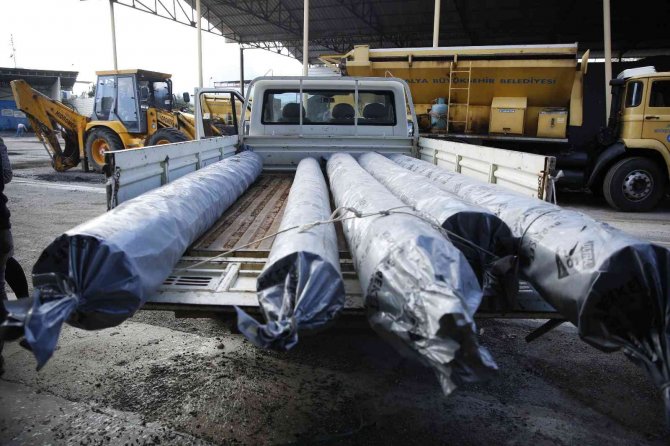 Büyükşehir’den Afetzede Çiftçilere 6 Bin Metrekare Sera Naylonu