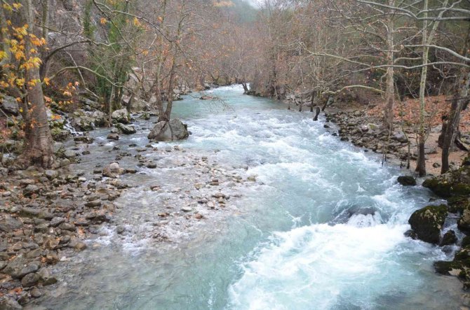 Antalya’da Yazın Kuruyan Irmak, Yağışlar Sonrası Adeta Coştu