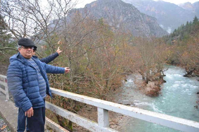 Antalya’da Yazın Kuruyan Irmak, Yağışlar Sonrası Adeta Coştu
