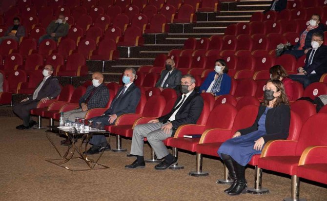 Araştırma Üniversitesi Sürecinin İlk Toplantısı Enstitü Müdürleri İle Gerçekleştirildi