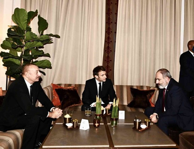 Aliyev, Brüksel’de Macron Ve Paşinyan İle Görüştü