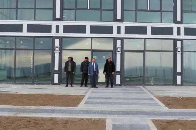 Van Gölü Manzaralı Seyir Terası Çalışmalarında Sona Gelindi