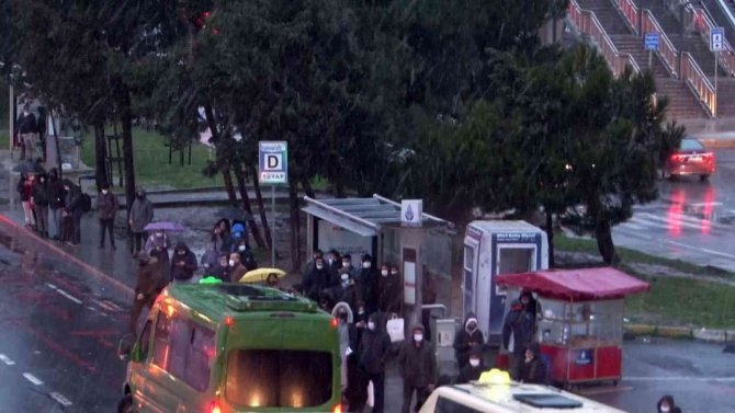 Büyükçekmece Ve Beylikdüzü’nde Kar Yağışı Başladı