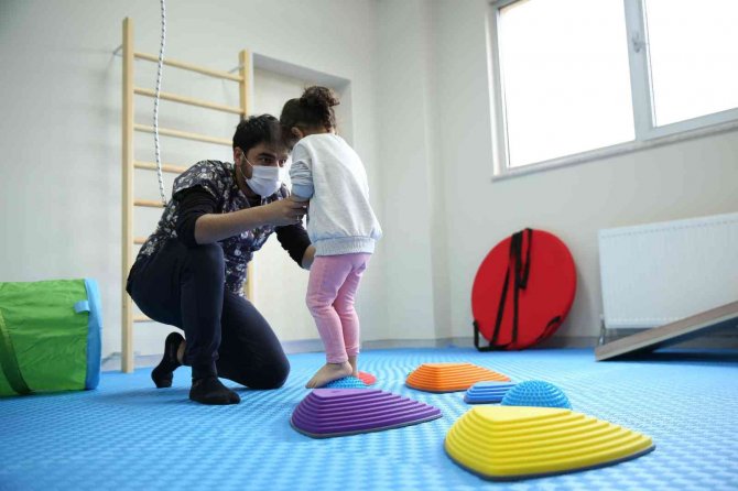 Engelsiz Yaşam Merkezi Eğitimlerine Başladı