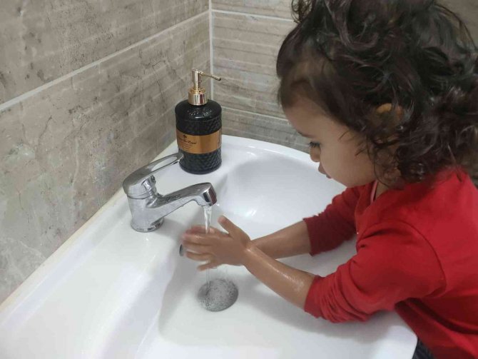 Çocuk Sağlığı Uzmanı Akkuş: "30 Saniyelik El Yıkama, Viral Enfeksiyonlardan Yüzde 30 Koruyor"