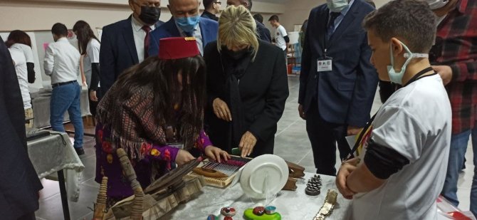 Devrek Anadolu İ̇mam Hatip Lisesinden Bilim Fuarı