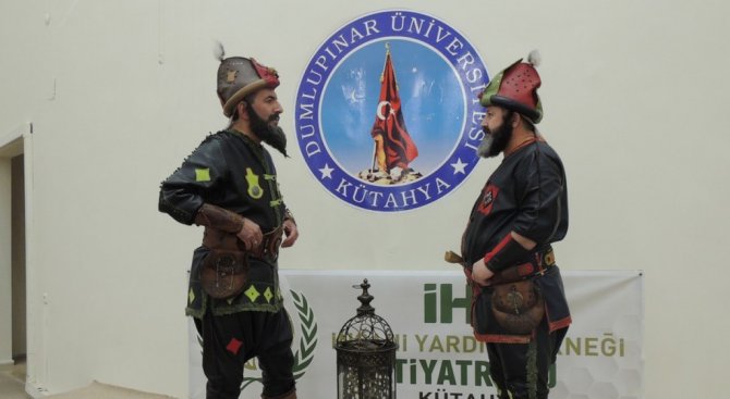 Tavşanlı’da Karagöz-hacivat Tiyatrosu