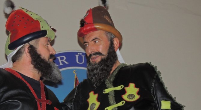 Tavşanlı’da Karagöz-hacivat Tiyatrosu