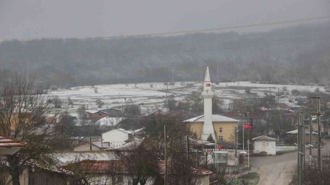 Edirne’de Sınır Köylerin Beyaz Örtüsü Havadan Görüntülendi