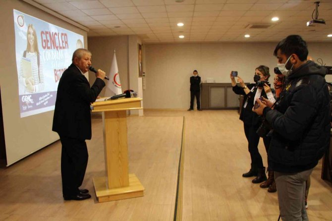 Amasya Belediyesi’nden Üniversitelilere Bedava İçme Suyu Ve Çorba